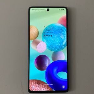 Galaxy A71 almost new. Only used for 1 month. Unlocked